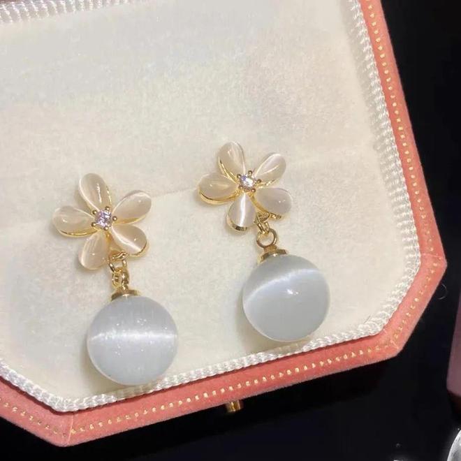 耳饰+项链戴出温柔高级感AG真人app9款水彩色(图10)